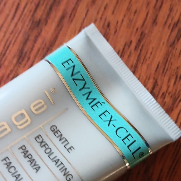 💟Papaya Facial Scrub - Picture 7 of 8